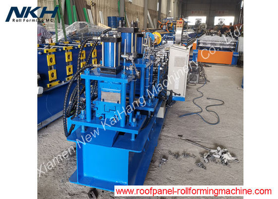 comprar Rollo galvanizado del marco de puerta del obturador del rodillo de la placa de acero que forma la máquina automática, control de sistema del marco de puerta online manufacture